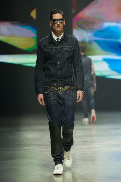 Look 37